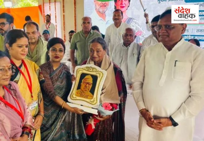 यूपी में दलित राजनीति का नया केंद्र बना कांग्रेस मुख्यालय! मीरा कुमार ने भरी हुंकार