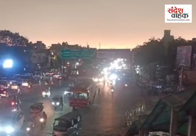 UP Weather Update: सुबह 9 बजे लखनऊ में 'रात' जैसा मंजर