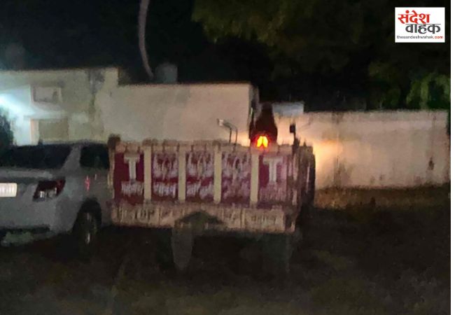 आधी रात बलरामपुर में प्रशासन का सर्जिकल स्ट्राइक, अवैध खनन में लगे 3 ट्रैक्टर सीज