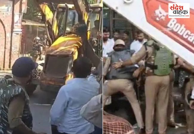 लखनऊ कचेहरी के बाहर 100 से ज्यादा वकीलों के चैंबर पर चला बुलडोजर