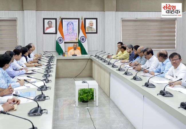 उत्तर प्रदेश में भीषण गर्मी के बीच 24 घंटे निर्बाध बिजली के निर्देश, सीएम योगी ने की हाई-लेवल समीक्षा