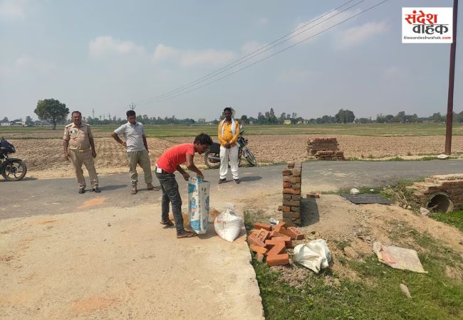 संजय निषाद के नाम का शिलापट्ट तोड़े जाने पर भड़के समर्थक, कड़े विरोध के बाद पुलिस ने बदला पत्थर