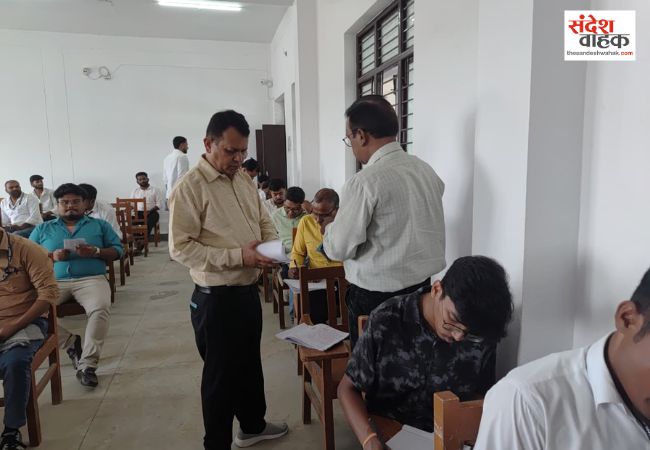 परीक्षा नियंत्रक के औचक निरीक्षण में 23 छात्र नकल करते मिले