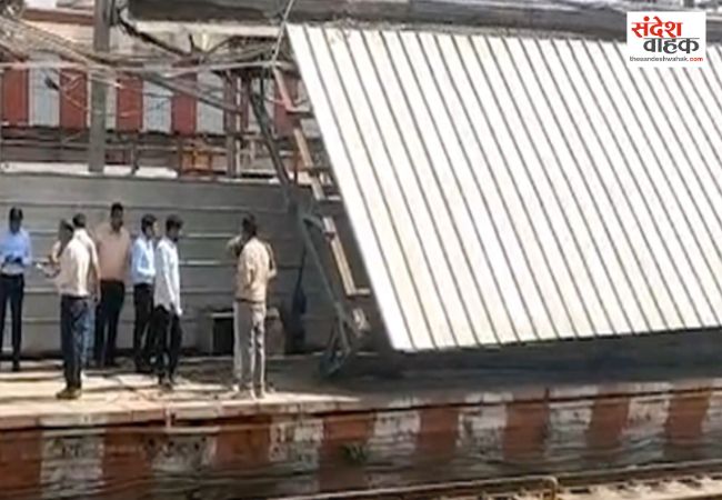 चारबाग स्टेशन के प्लेटफॉर्म नंबर 5 पर टीन शेड गिरने से मची अफरा-तफरी