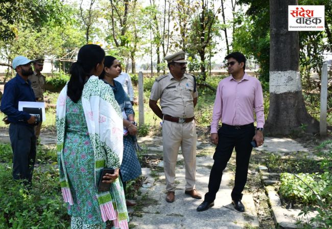 जिलाधिकारी ने परखी पौधों की सेहत, पौधारोपण महाभियान की तैयारियों का लिया जायजा