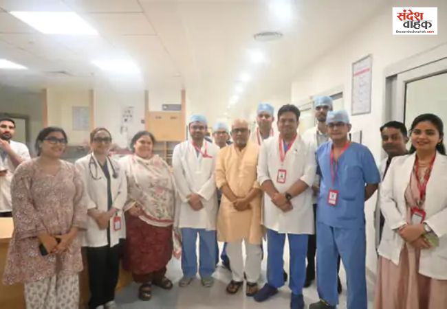 Lucknow News: मेदांता से 4 दिन बाद डिस्चार्ज हुए अजय राय, पत्नी और बेटी के साथ घर रवाना