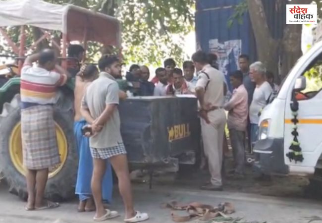 Ballia News: मैजिक पलटने के बाद ट्रक ने 8 को कुचला, लखनऊ के 4 कलाकारों की दर्दनाक मौत