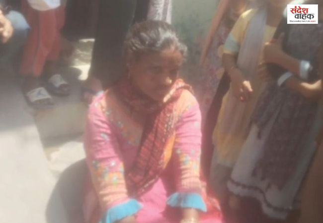 बरेली में बच्चा चोरी की कोशिश से हड़कंप, 3 साल के मासूम को उठा ले जा रही थी संदिग्ध महिला को भीड़ ने दबोचा