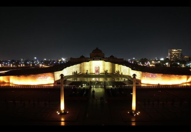 Lucknow News: अम्बेडकर स्मारक में 'लाइट एंड साउंड शो' का आगाज