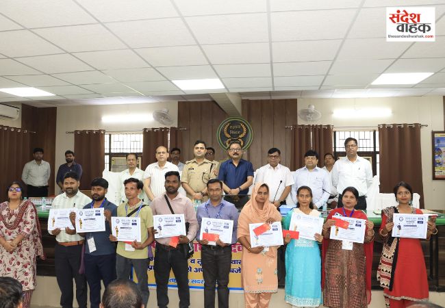 जनगणना 2026-27 के कार्यों में उत्कृष्ट प्रदर्शन करने वाले प्रगणकों और पर्यवेक्षकों को मिला सम्मान