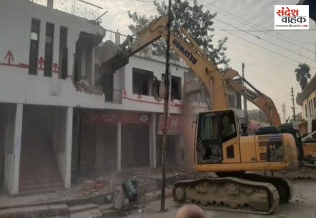 मुख्तार अंसारी की कुर्क संपत्ति पर नया दावा, कोर्ट ने अब्बास अंसारी समेत अन्य पक्षों से 27 जून तक मांगा जवाब