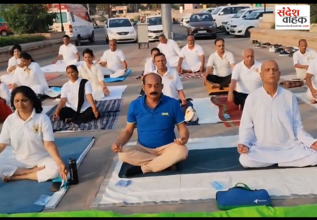 लखनऊ के 1090 चौराहे पर योग अभियान का आगाज, 14 जून को आशियाना में निकलेगी जागरूकता रैली