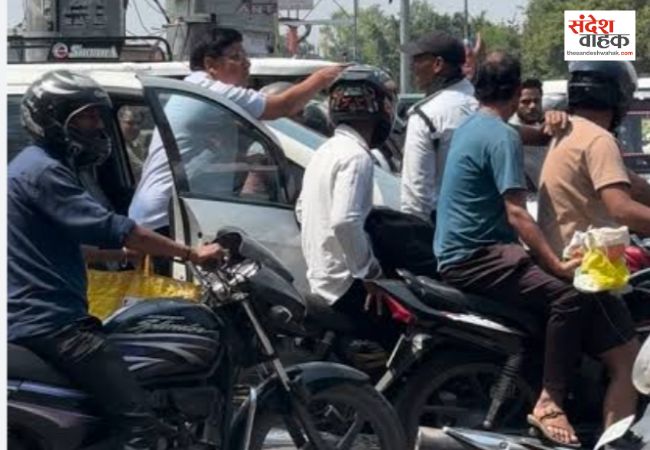 दुबग्गा चौराहे पर ट्रैफिक पुलिस की नाक के नीचे अवैध वसूली का खेल