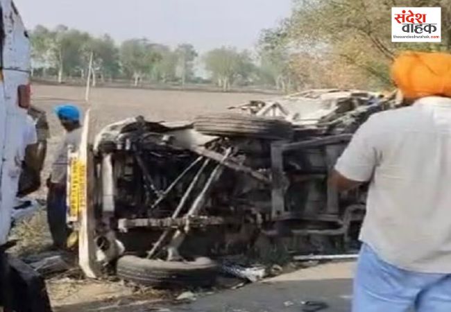 पिकअप और ट्राले की आमने-सामने की भिड़ंत में 8 लोगों की मौत