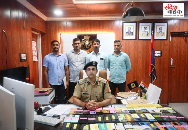 सिद्धार्थनगर पुलिस ने गुम हुए 63 एंड्रॉइड फोन बरामद कर मालिकों को लौटाए