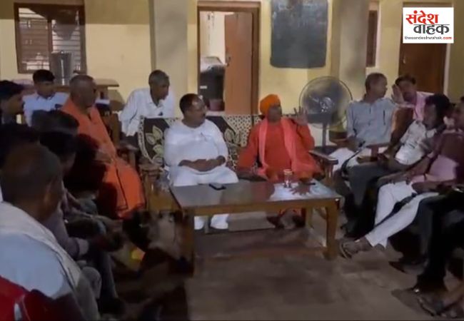 ग्राम रात्रि प्रवास कार्यक्रम में विधायक श्यामधनी राही ने सुनी ग्रामीणों की समस्याएं