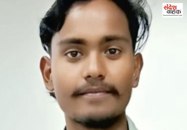 छत पर सो रहे युवक की गला रेतकर हत्या