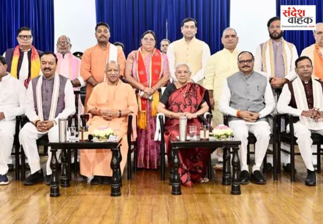 योगी सरकार ने बदले जिलों के प्रभारी मंत्री, नए मंत्रियों को मिली कमान, देखें पूरी लिस्ट