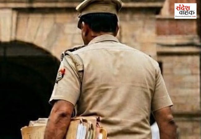 चिनहट डकैती कांड में बदला मुकदमा, फरार दारोगा और CRPF जवान पर इनाम की तैयारी