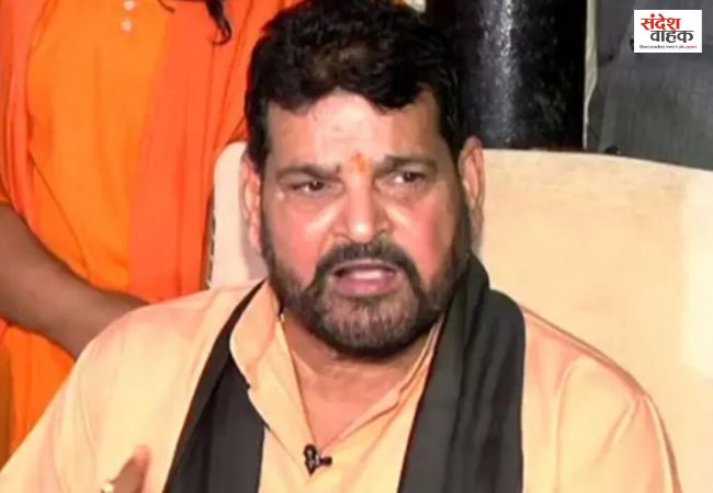 राम मंदिर चढ़ावा चोरी पर बृजभूषण शरण सिंह का बड़ा बयान, बोले- धुआं है तो आग है