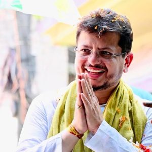कौन हैं ऋतब्रत बनर्जी जिन्होंने बढ़ाई ममता की मुश्किलें?