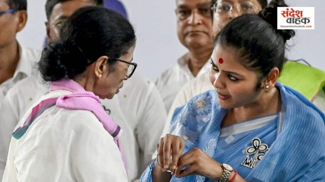 बंगाल की राजनीति में एक और हलचल, ममता ने इस पद से की Saayoni Ghosh की छुट्टी