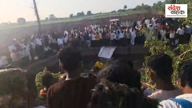 महाराष्ट्र में दर्दनाक हादसा, श्रद्धालुओं से भरी पिकअप कुएं में गिरी, 14 लोगों की मौत