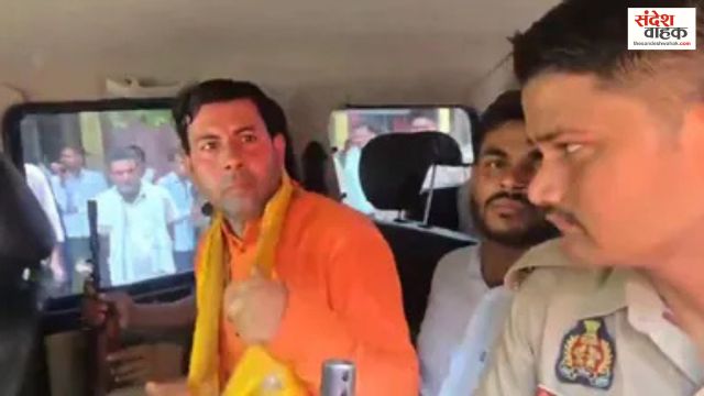 कानपुर देहात में बोतल वाले बाबा का भंडाफोड़, रेप के प्रयास का आरोप, उठा ले गई पुलिस