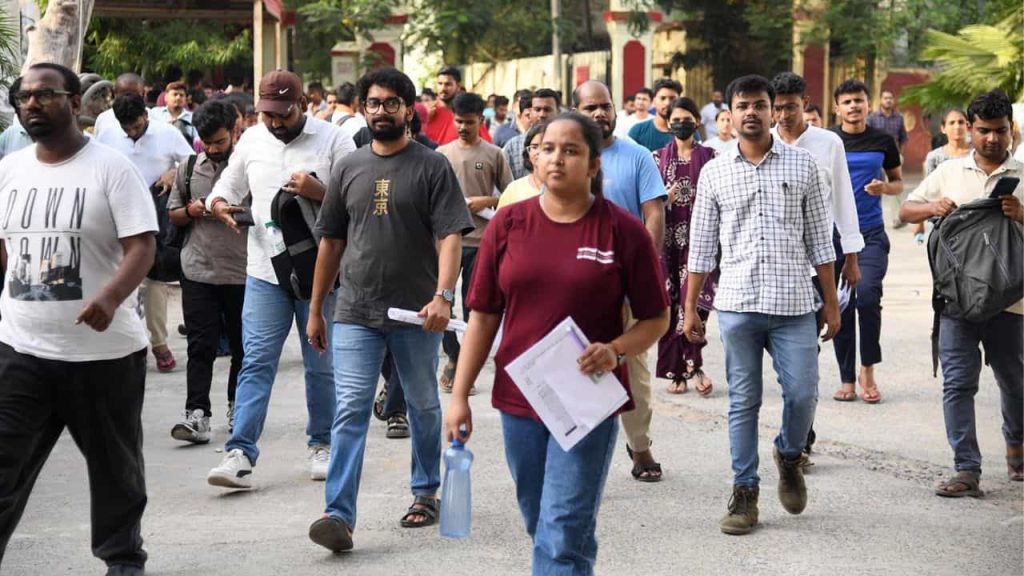 UP Police Constable Exam को लेकर अलर्ट, STF और पुलिस की रहेगी कड़ी नजर