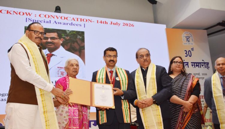 '13 साल की उम्र में शुरू होते हैं पीरियड्स...', UP गवर्नर की सलाह- सच्चा प्रेम है तो पढ़ाई पूरी होने तक शादी नहीं