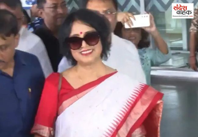19 साल बाद कोलकाता लौटीं तसलीमा नसरीन