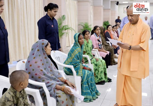 खूब पसीना बहाएं, मेडल लाएं और सरकारी नौकरी में प्राथमिकता पाएं: सीएम योगी