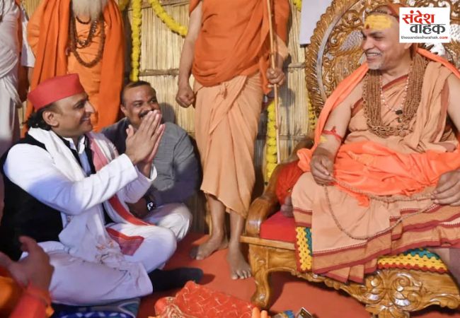 अविमुक्तेश्वरानंद की शरण में फिर पहुंचे अखिलेश यादव, बोले- BJP ने अयोध्या में तोड़ी मर्यादा