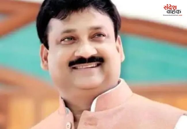पूर्व सपा विधायक दीप नारायण यादव के ठिकानों पर छापेमारी