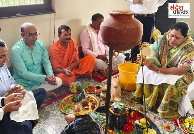 सिद्धार्थ विश्वविद्यालय में वैदिक मंत्रोच्चार और पूजा-अर्चना के साथ सत्र 2026–27 का शंखनाद