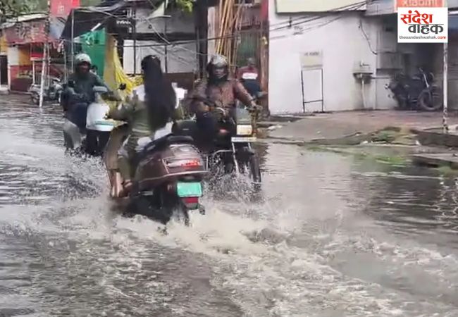 मूसलाधार बारिश से खुली नगर निगम की पोल