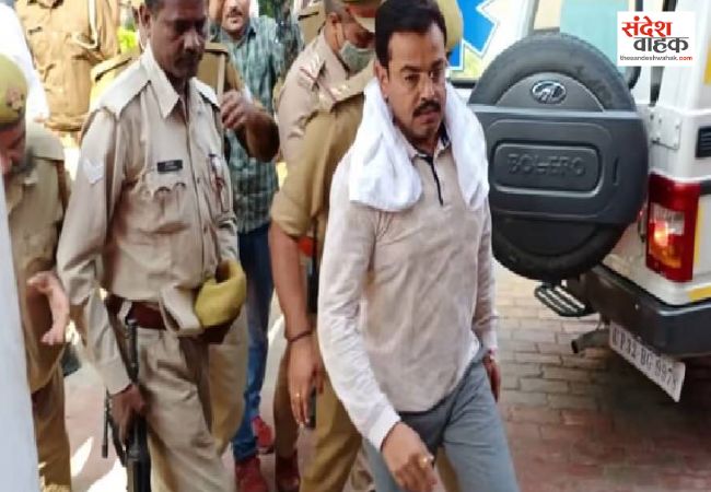 गवाहों को धमकाने के मामले में आशीष मिश्रा को पुलिस ने दी क्लीन चिट