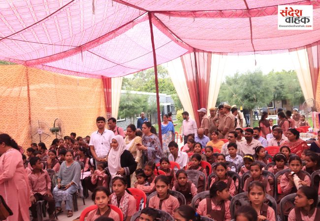 DM और जनप्रतिनिधियों ने जसौली से की स्कूल चलो अभियान की शुरुआत