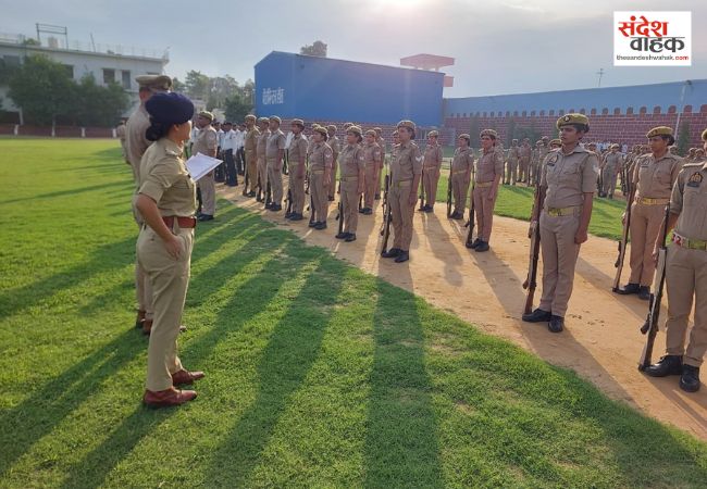 एसपी ग्रामीण ने लिया परेड का जायजा, एलएचसी बैच को दिए अनुशासन के गुरुमंत्र