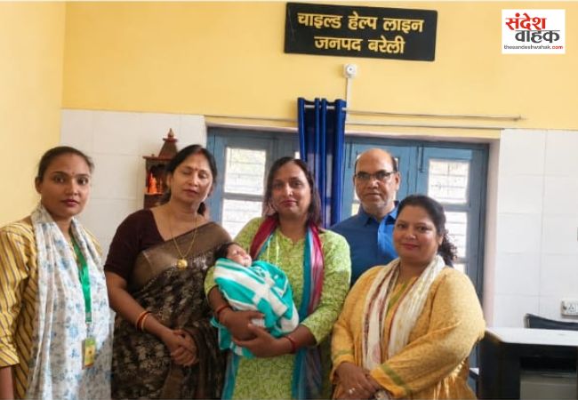 सैटेलाइट बस स्टैंड पर ठेले के नीचे रो रहा था लावारिस मासूम, खाकी ने बचाई जान
