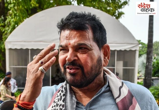 राम मंदिर दान चोरी विवाद: ट्रस्ट बैठक से पहले बृजभूषण बोले– संसद और PM हाउस जैसी हो सुरक्षा