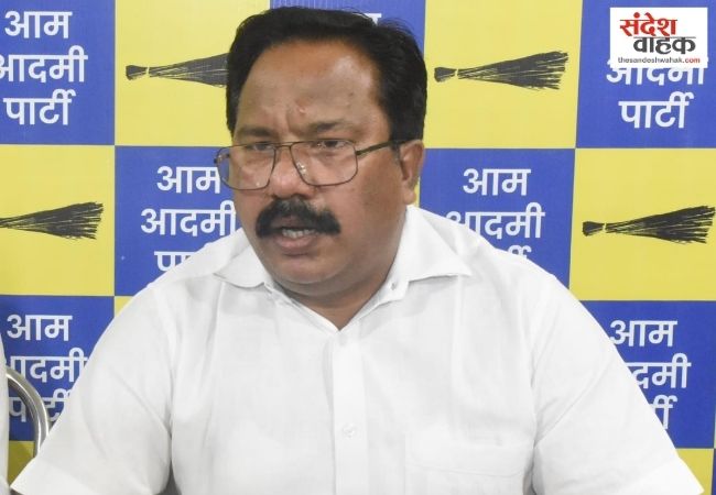 शिक्षकों के इलाज के लिए 5 लाख काफी नहीं, AAP ने योगी सरकार से की 25 लाख की मांग