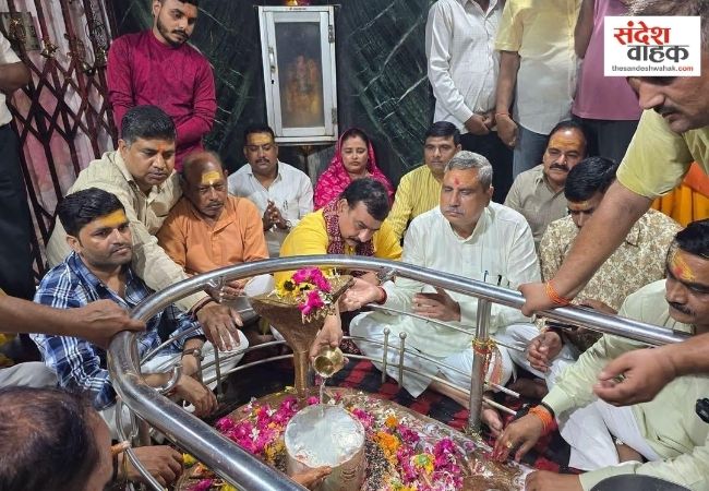 राजनाथ सिंह के जन्मदिन पर लखनऊ में रुद्राभिषेक, हजारों कार्यकर्ताओं ने की लंबी उम्र की कामना