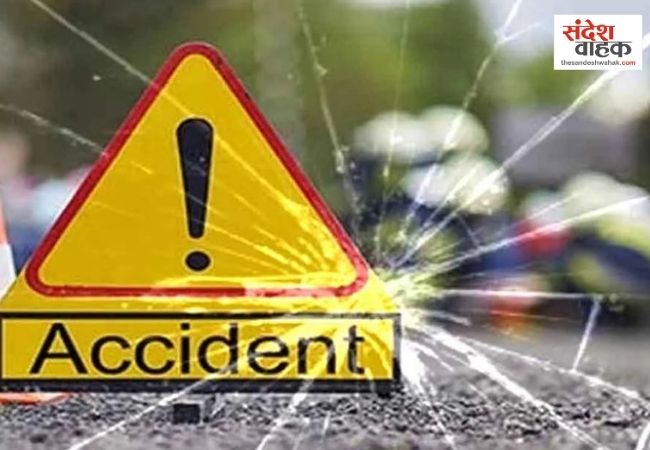 Unnao News: डंपर से टक्कर के बाद नीचे उतरे यात्री, ड्राइवर ने आगे बढ़ाई बस, 3 की मौत