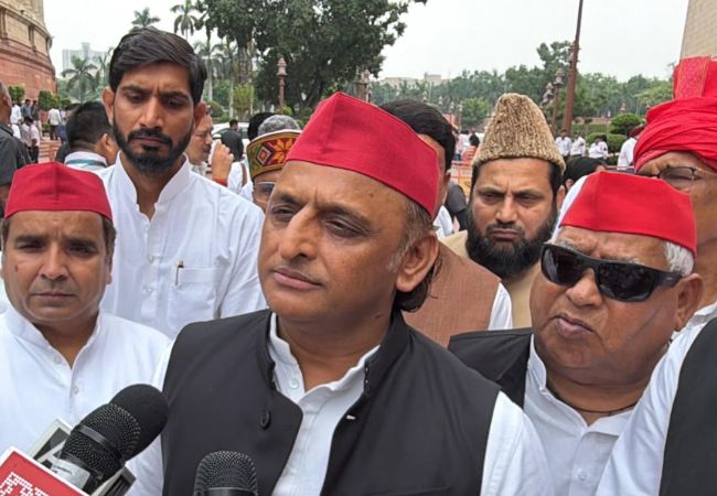 अखिलेश यादव का भाजपा पर हमला, बोले- पेपर लीक ने बर्बाद कर दिया युवाओं का भविष्य