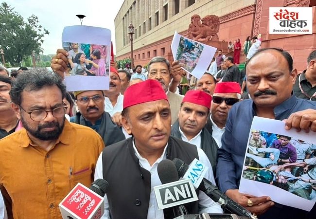 छात्रों को नौकरी नहीं, लाठियां मिल रही हैं, अखिलेश यादव ने BJP पर साधा निशाना
