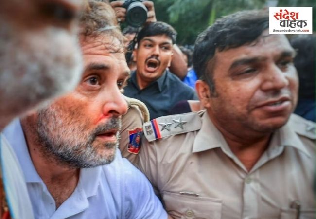 हिरासत के दौरान राहुल गांधी की नाक से बहता दिखा खून, पुलिस पर चोट पहुंचाने का आरोप