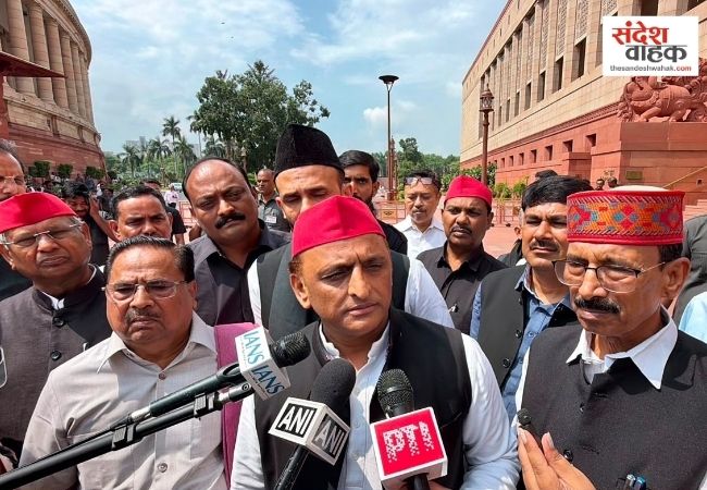 NEET विवाद पर अखिलेश यादव का हमला, बोले- पहले शिक्षा मंत्री हटें, फिर होगी बातचीत