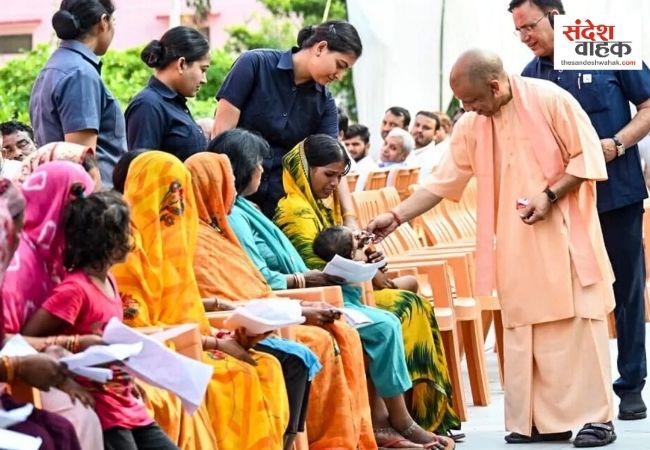 जमीन कब्जे की शिकायतों पर CM योगी सख्त, भूमाफियाओं पर FIR कर जेल भेजने के दिए निर्देश