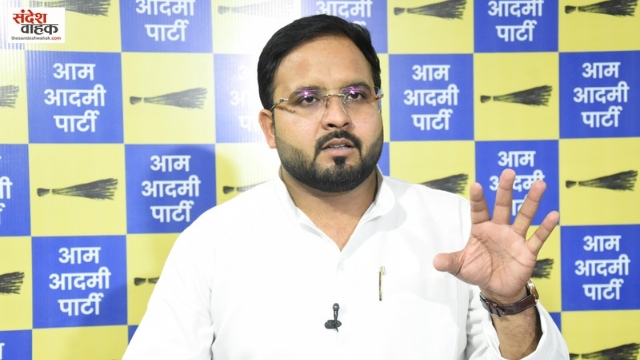 UP में 81,821 शिक्षक पद खाली, सिर्फ 32700 भर्ती पर AAP ने उठाए सवाल, अगस्त में निकलेगी पदयात्रा